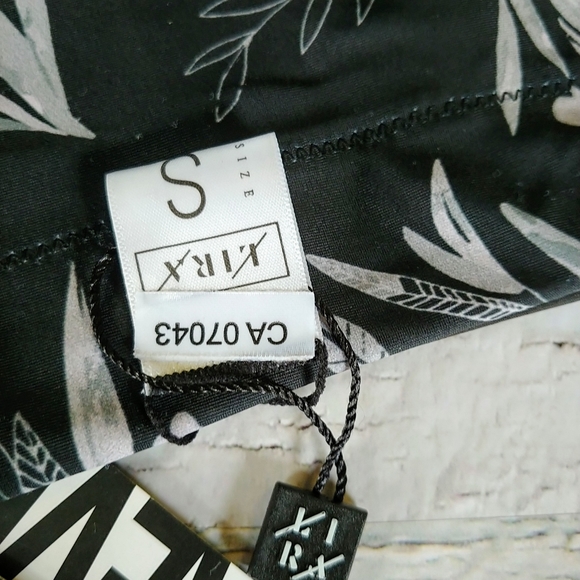 NWT-Lira Bikini bottoms Reversible Floral SZ S - Picture 14 of 15